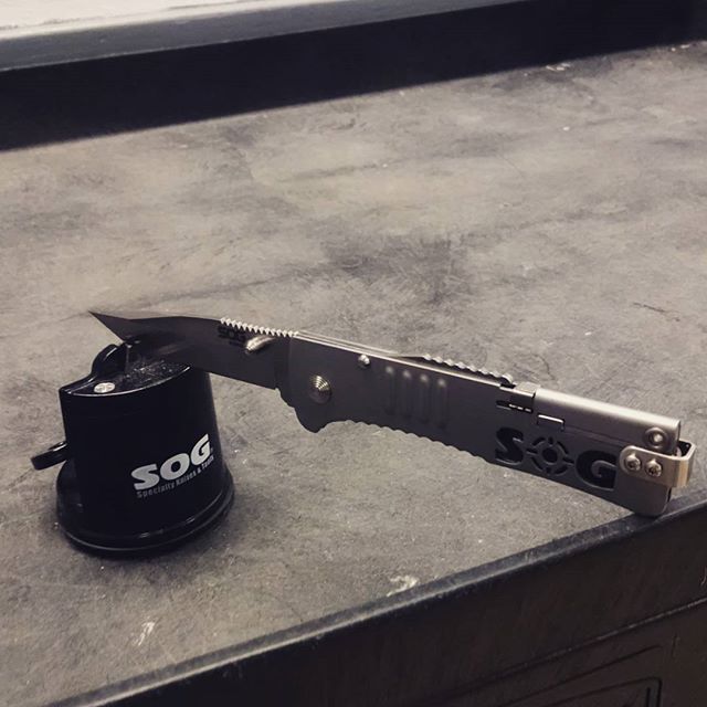 SOG Knives Countertop Sharpener (2023) - Airsoftzone